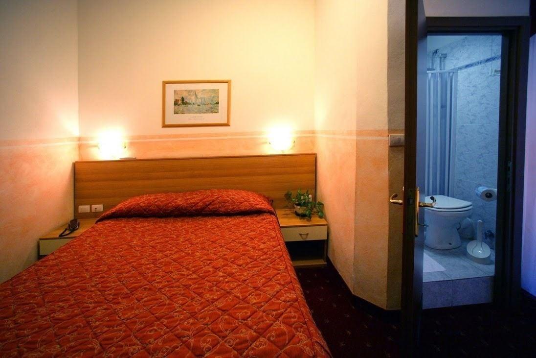 Hotel Assarotti Genova Esterno foto