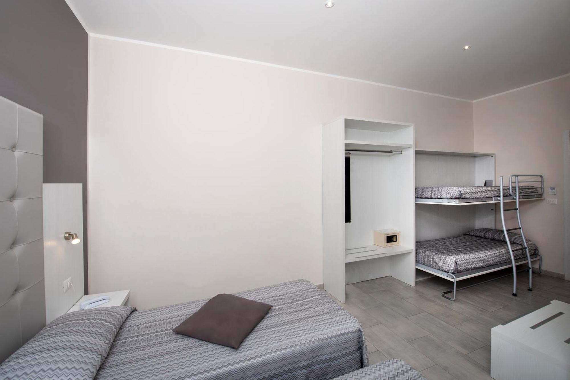 Hotel Assarotti Genova Esterno foto