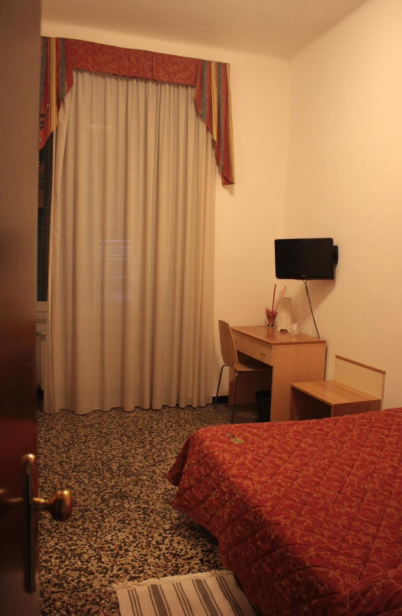 Hotel Assarotti Genova Esterno foto