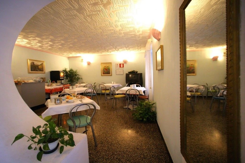 Hotel Assarotti Genova Esterno foto